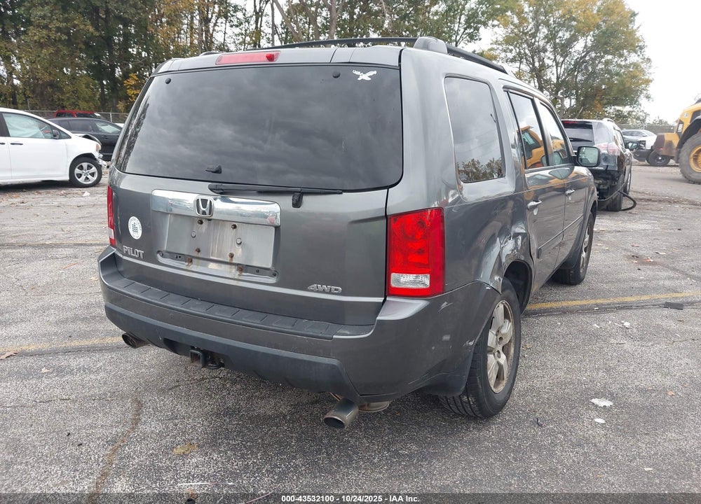 2011 HONDA PILOT EX-L VIN: 5FNYF4H55BB078139