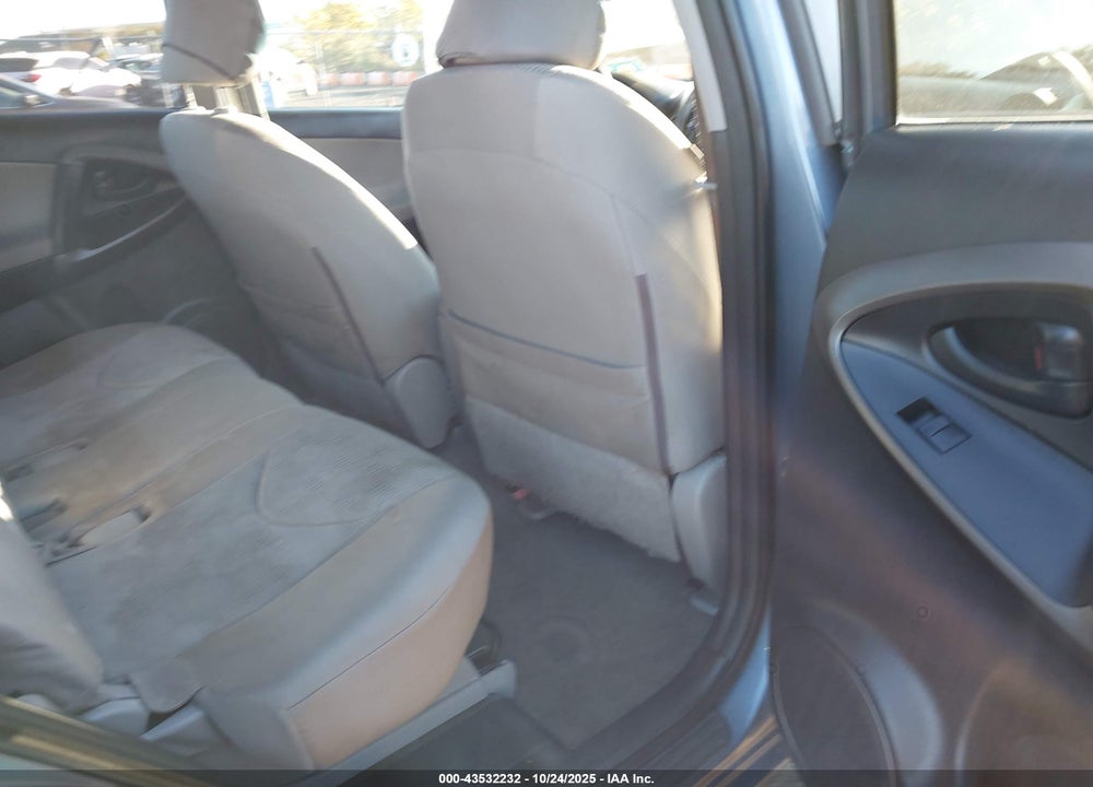 2010 TOYOTA RAV4 VIN: JTMBF4DV4AD029158