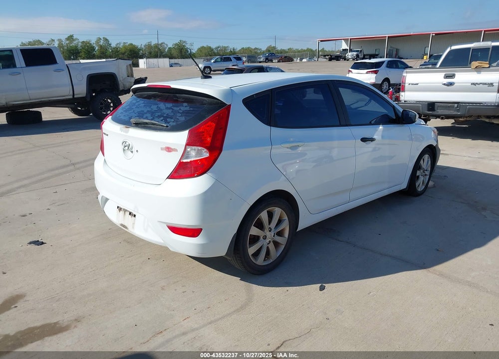 2014 HYUNDAI ACCENT VIN: KMHCU5AE8EU158963