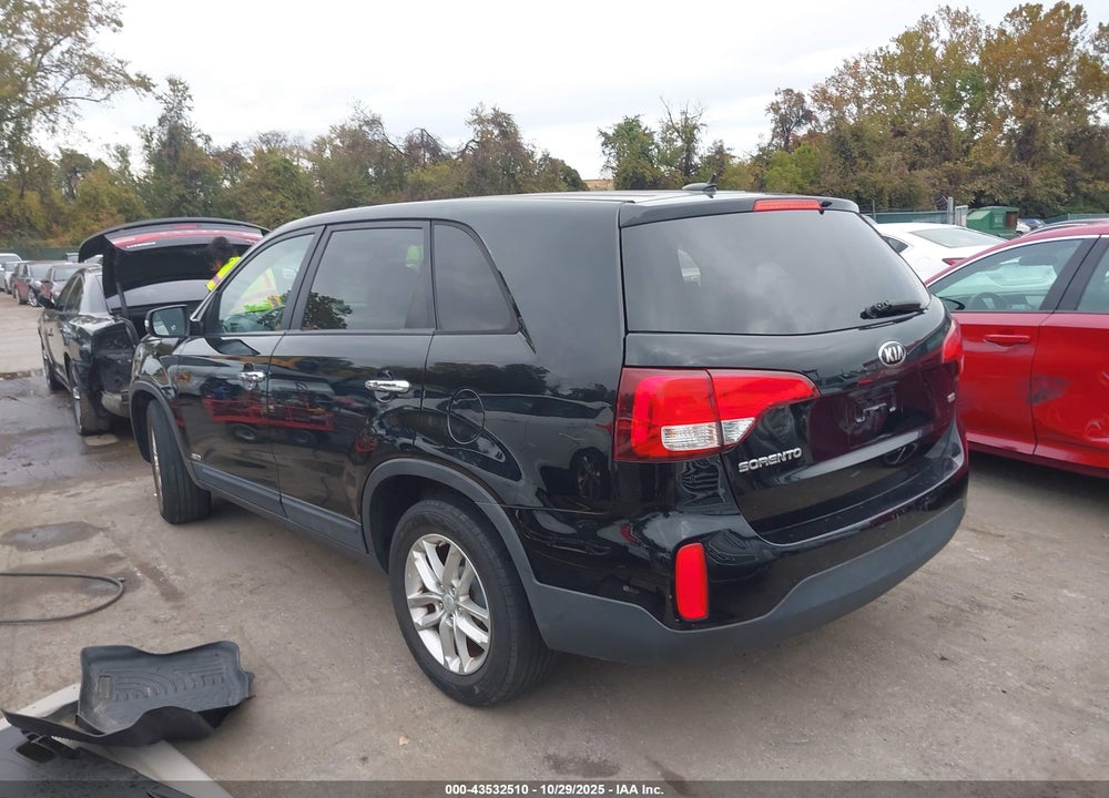 2015 KIA SORENTO LX VIN: 5XYKTCA6XFG614660