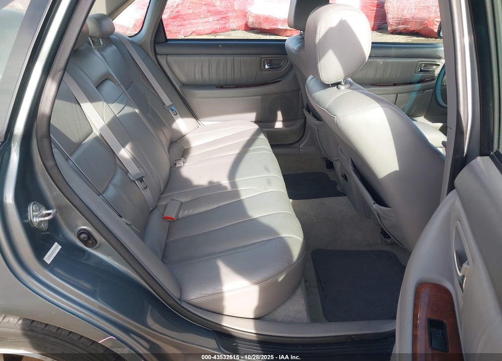 2002 TOYOTA AVALON XLS VIN: 4T1BF28B22U260982
