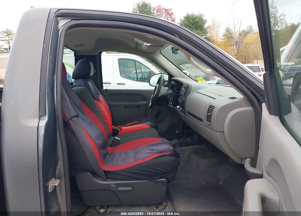 2011 CHEVROLET SILVERADO 1500 VIN: 1GCNKPEX8BZ272728