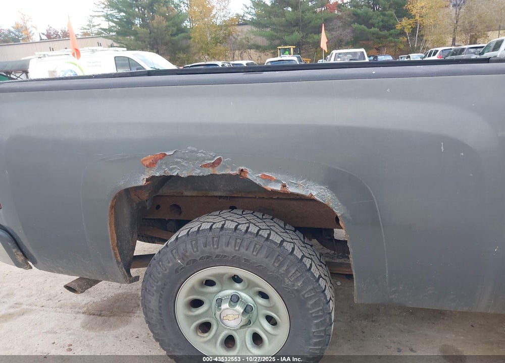 2011 CHEVROLET SILVERADO 1500 VIN: 1GCNKPEX8BZ272728