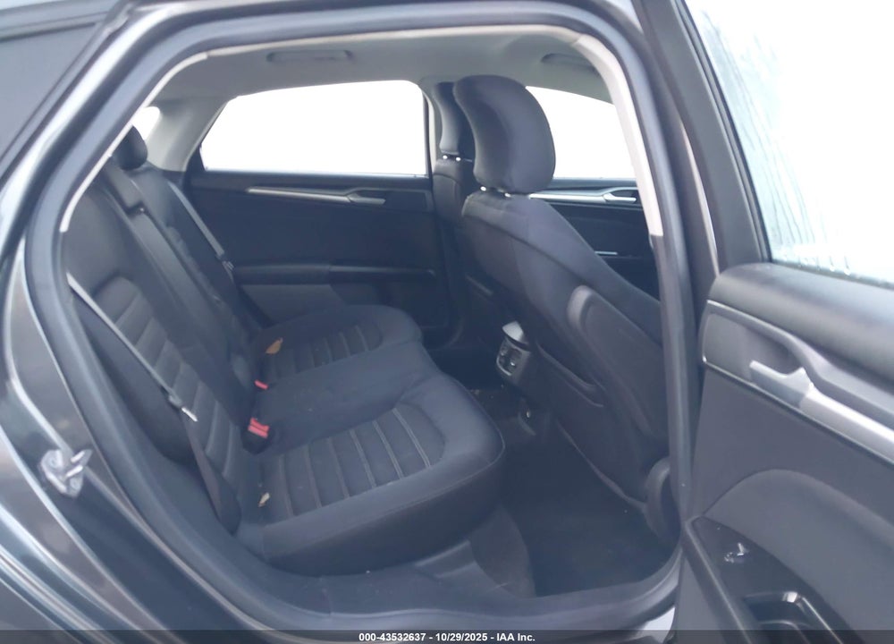 2015 FORD FUSION SE VIN: 1FA6P0H73F5129049