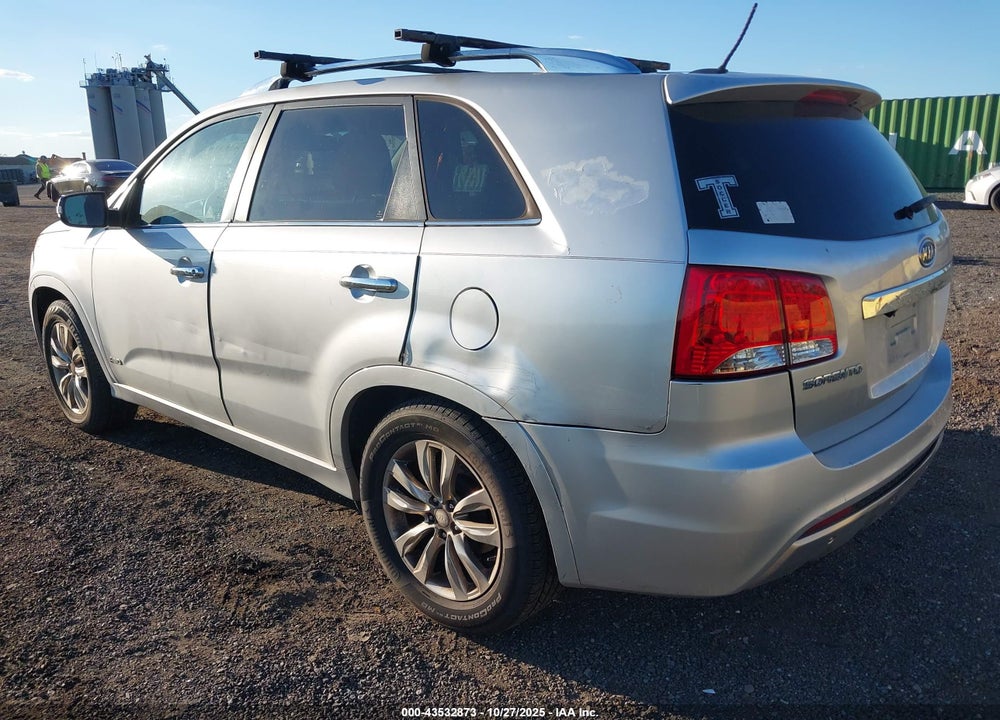 2011 KIA SORENTO SX V6 VIN: 5XYKWDA23BG093673