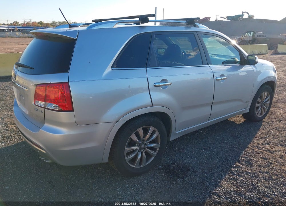 2011 KIA SORENTO SX V6 VIN: 5XYKWDA23BG093673
