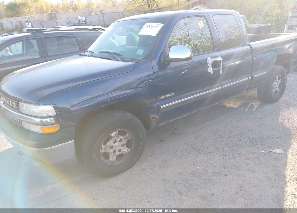 2002 CHEVROLET SILVERADO 1500 LS VIN: 2GCEK19T321223501