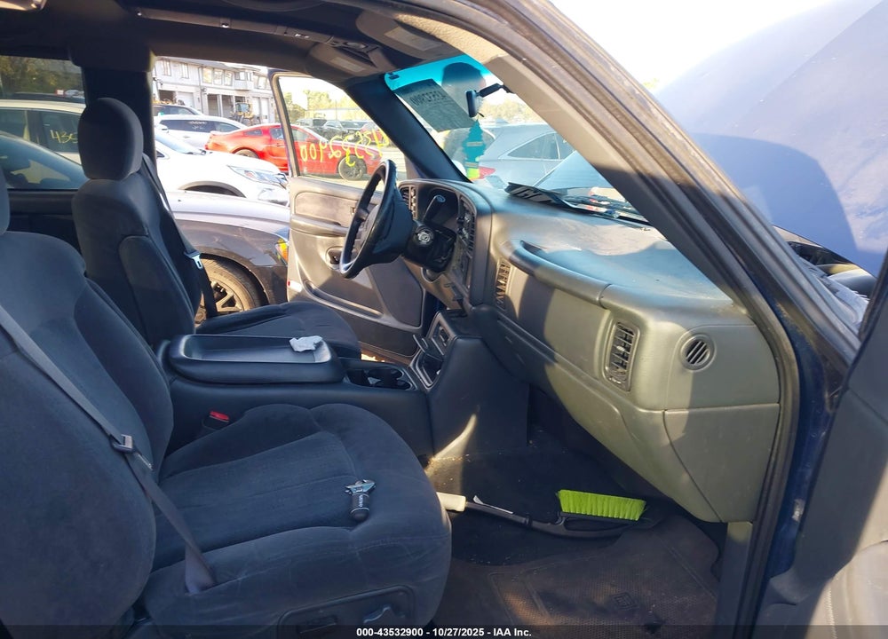 2002 CHEVROLET SILVERADO 1500 LS VIN: 2GCEK19T321223501