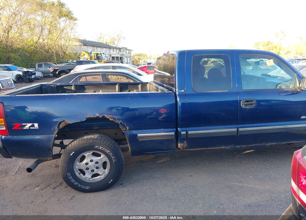 2002 CHEVROLET SILVERADO 1500 LS VIN: 2GCEK19T321223501