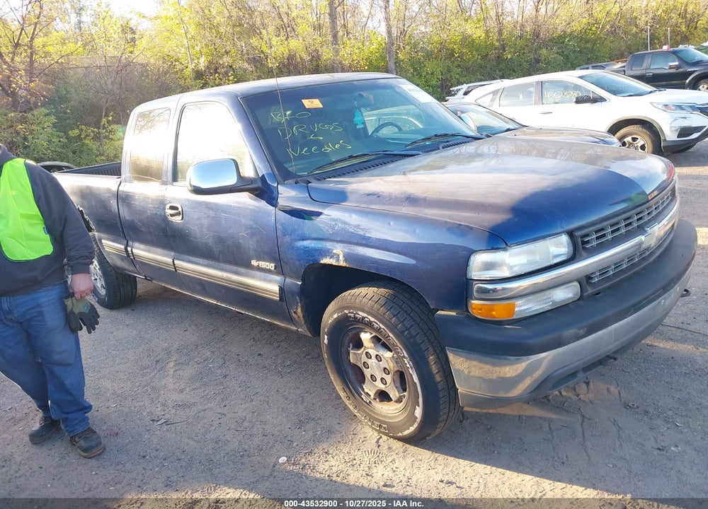 2002 CHEVROLET SILVERADO 1500 LS VIN: 2GCEK19T321223501