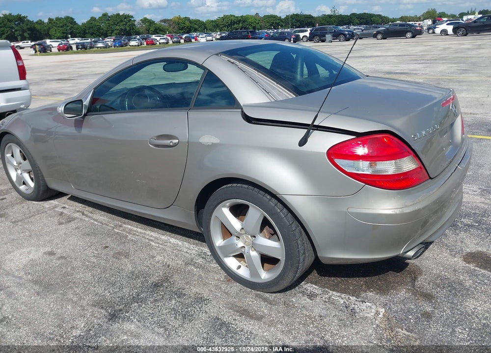 2005 MERCEDES-BENZ SLK 350 VIN: WDBWK56F75F026031