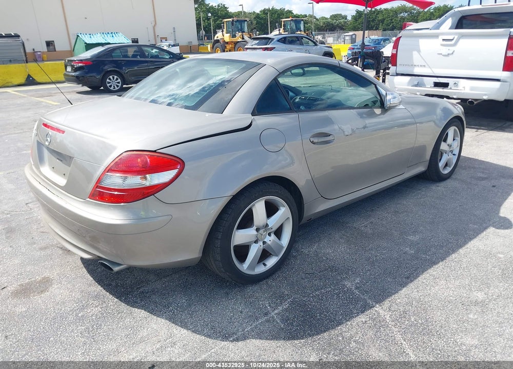 2005 MERCEDES-BENZ SLK 350 VIN: WDBWK56F75F026031