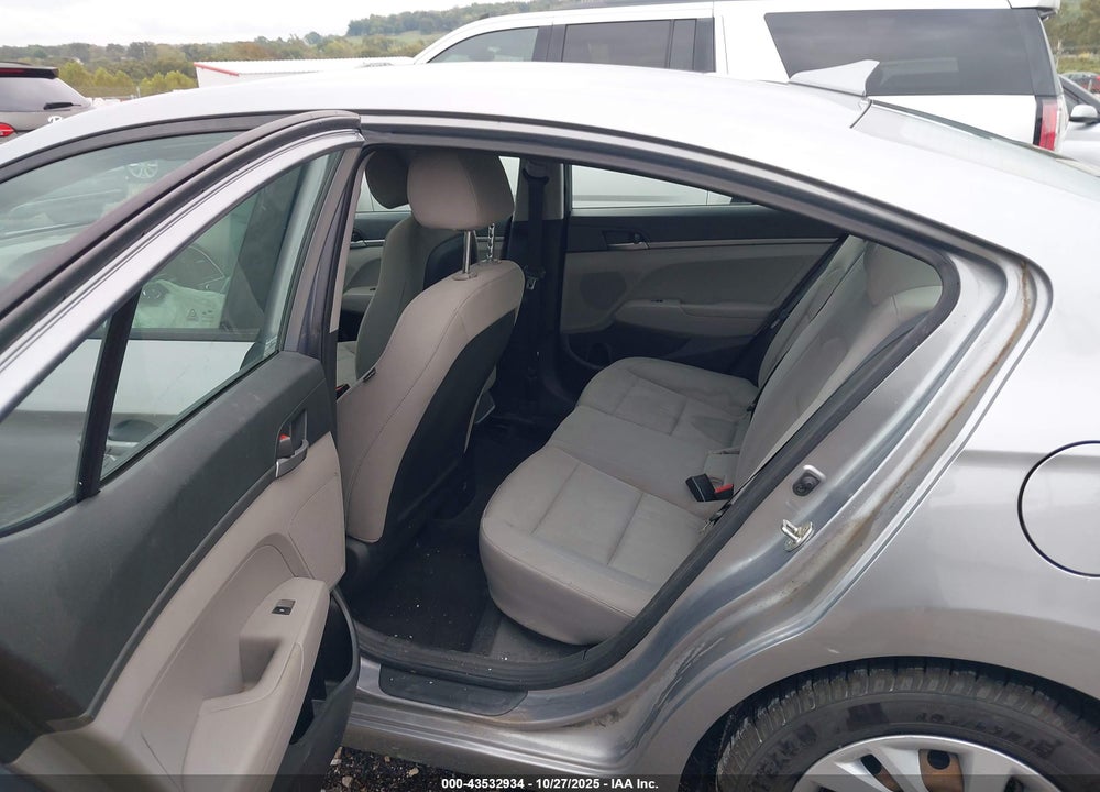 2017 HYUNDAI ELANTRA SE VIN: 5NPD74LF1HH166790