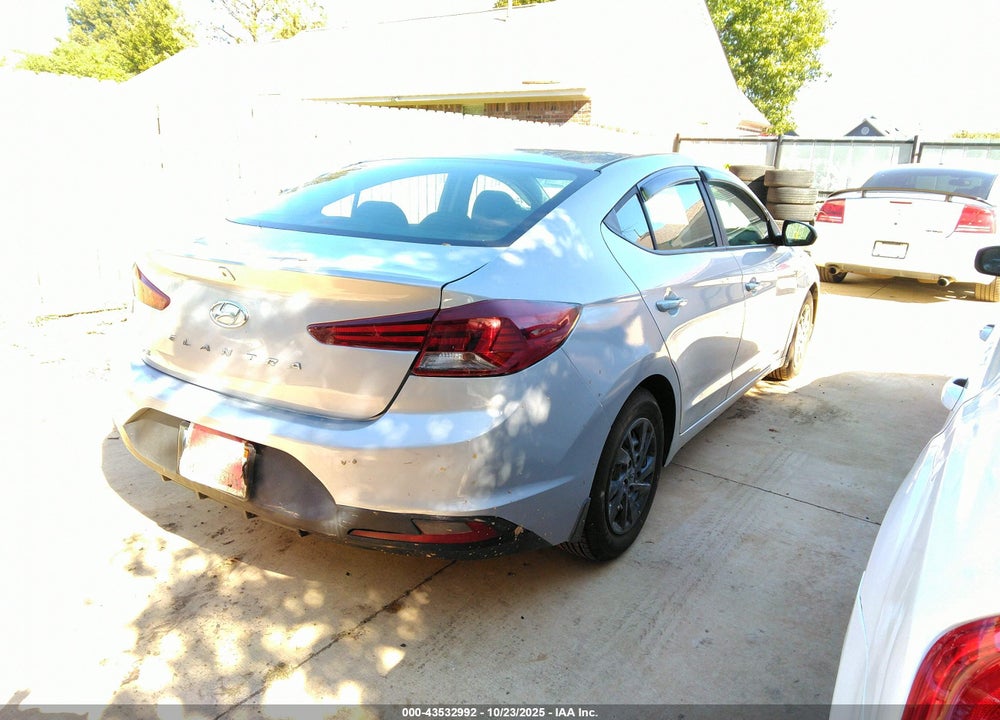 2020 HYUNDAI ELANTRA VIN: 5NPD74LF0LH499586