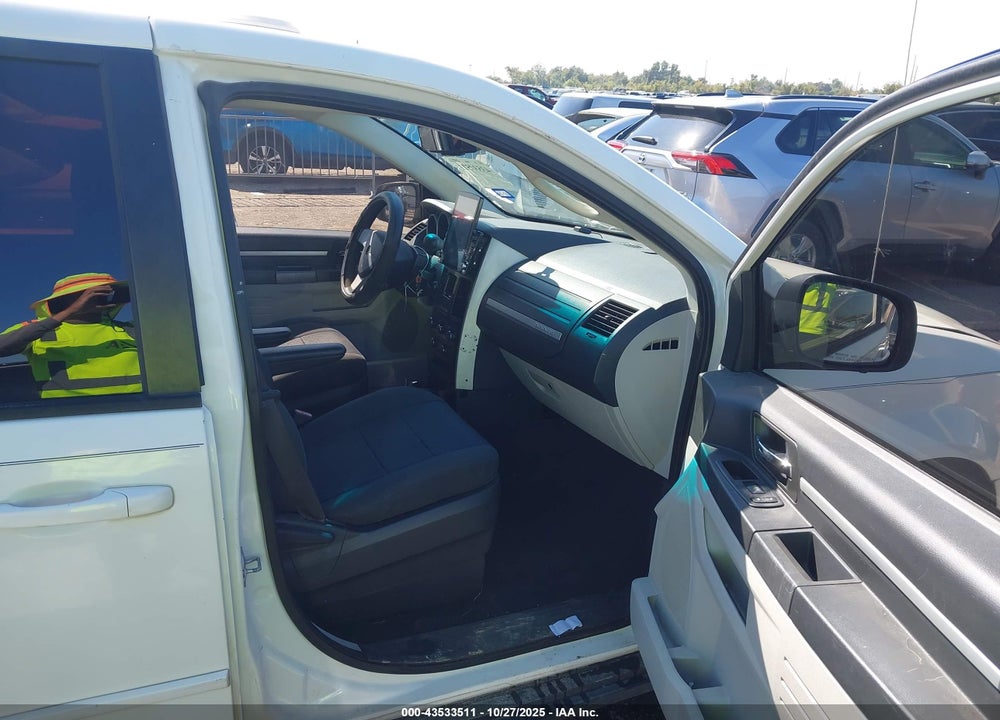 2010 DODGE GRAND CARAVAN SE VIN: 2D4RN4DE4AR228681