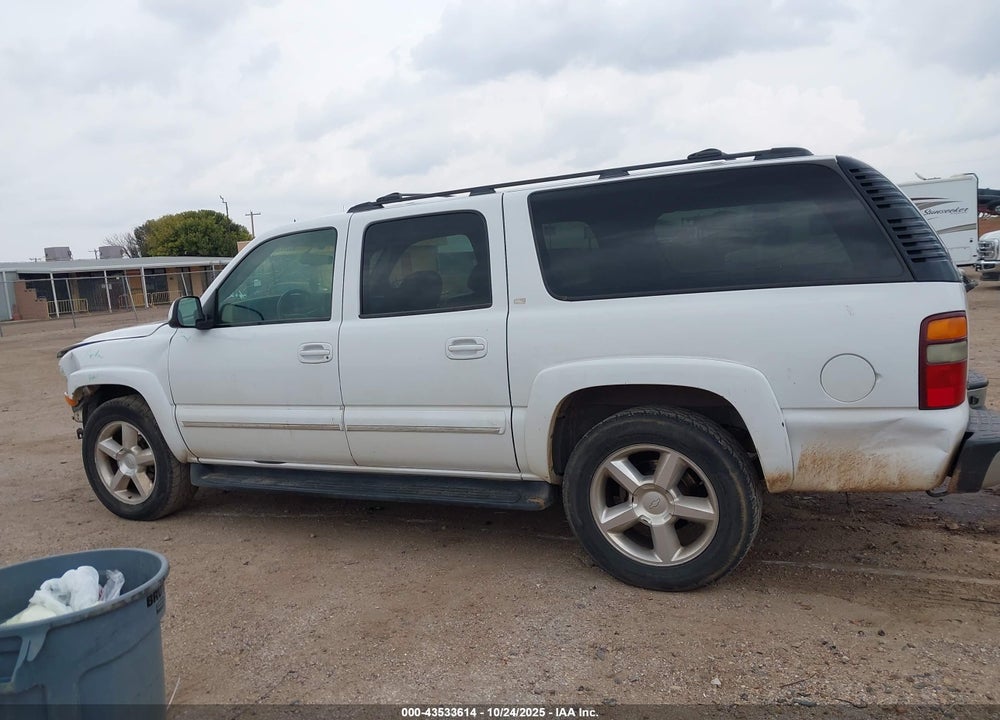 2002 CHEVROLET SUBURBAN 1500 LT VIN: 1GNEC16Z02J222731