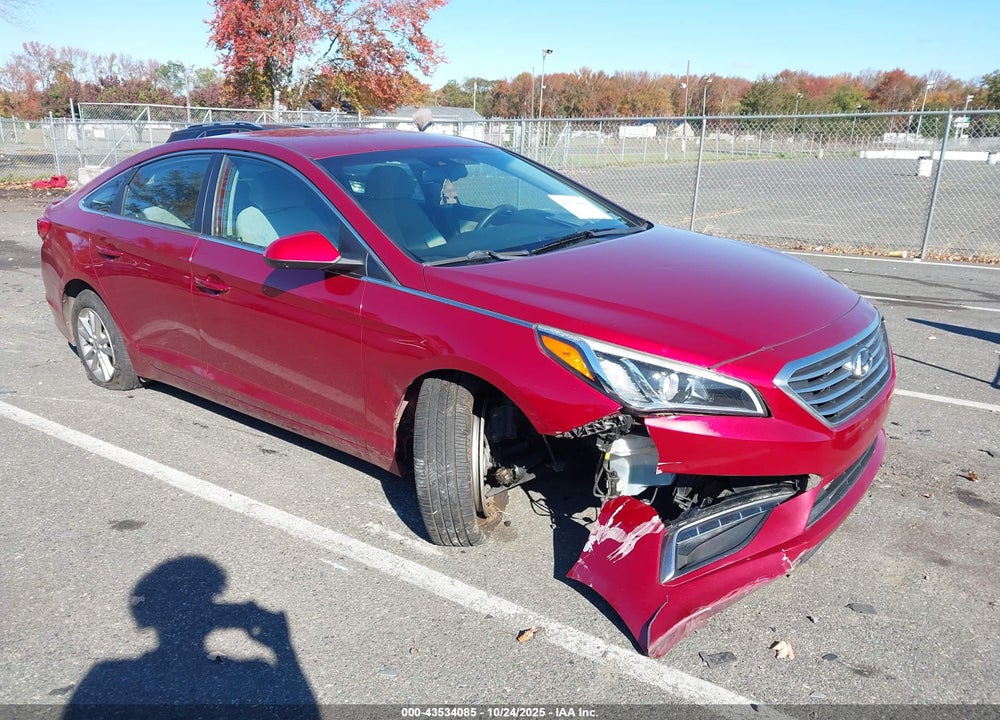 2015 HYUNDAI SONATA SE VIN: 5NPE24AF4FH184459