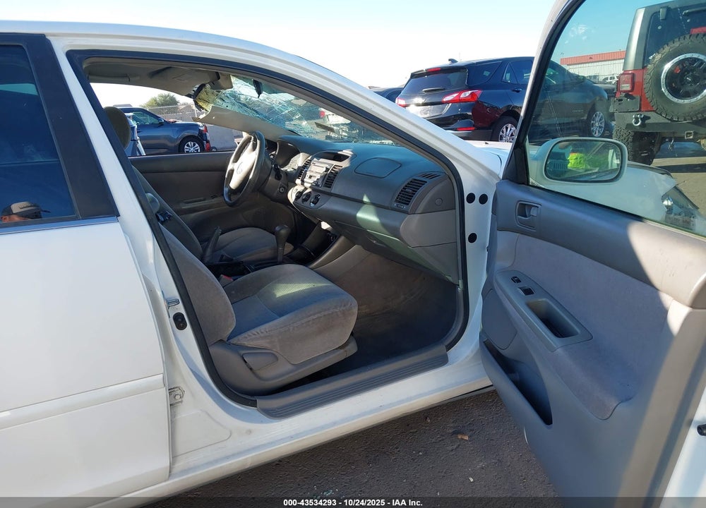 2002 TOYOTA CAMRY LE VIN: JTDBE32K720064386