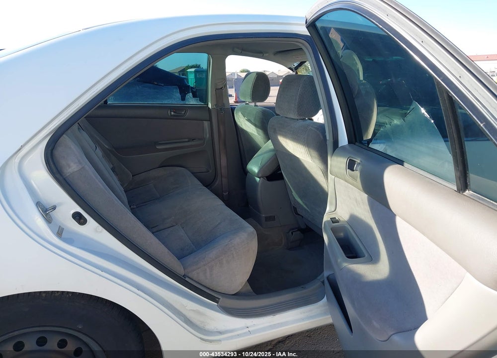 2002 TOYOTA CAMRY LE VIN: JTDBE32K720064386