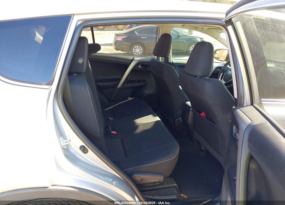 2017 TOYOTA RAV4 XLE VIN: 2T3WFREV5HW375441