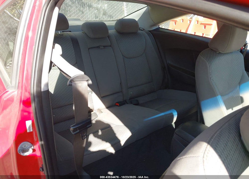 2013 HYUNDAI ELANTRA VIN: KMHDH6AE1DU004804