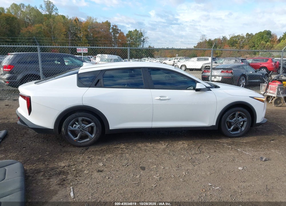 2025 KIA K4 LXS VIN: 3KPFT4DE2SE182454