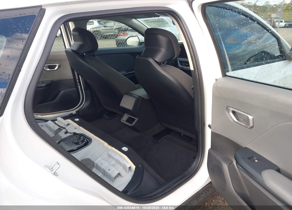 2025 KIA K4 LXS VIN: 3KPFT4DE2SE182454