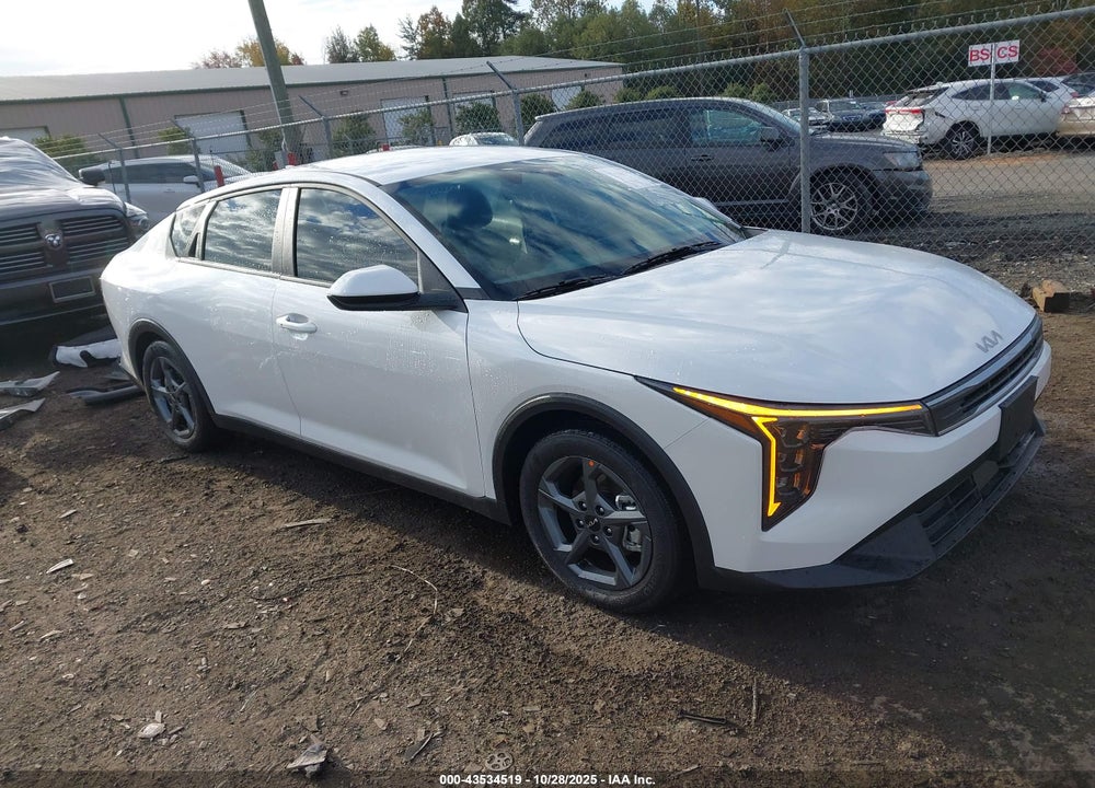 2025 KIA K4 LXS VIN: 3KPFT4DE2SE182454