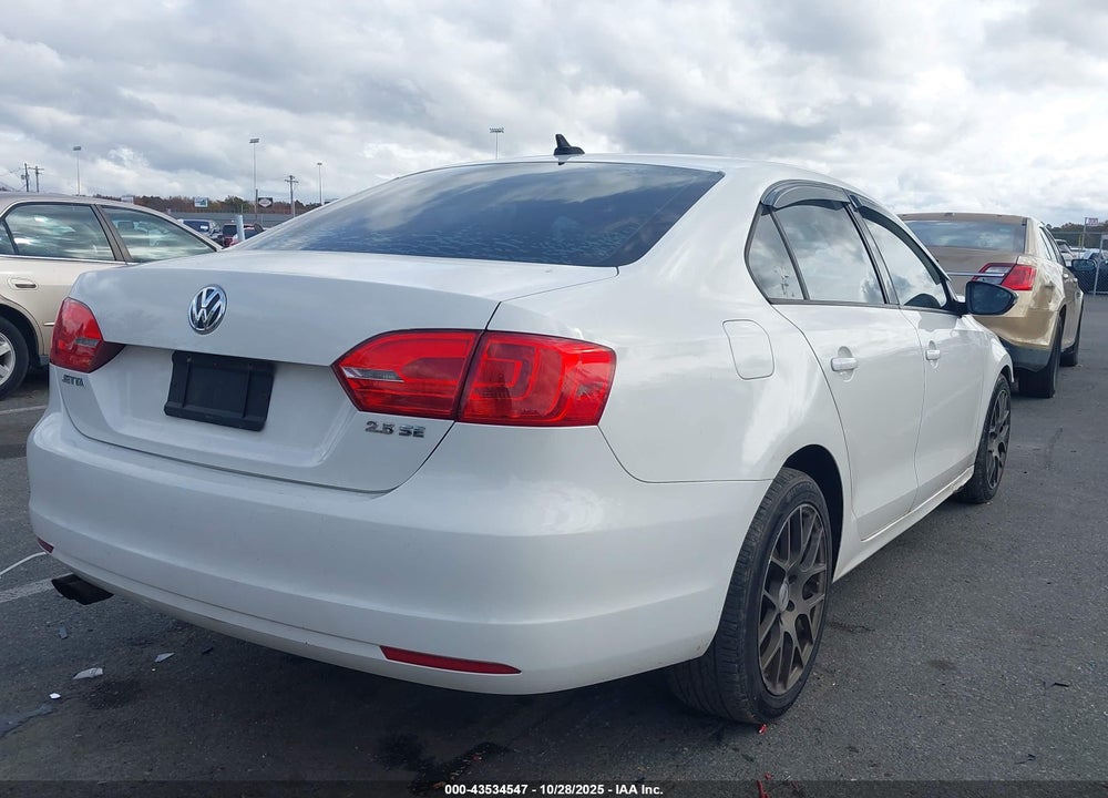 2011 VOLKSWAGEN JETTA VIN: 3VWDZ7AJ1BM312798