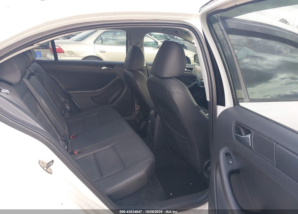 2011 VOLKSWAGEN JETTA VIN: 3VWDZ7AJ1BM312798