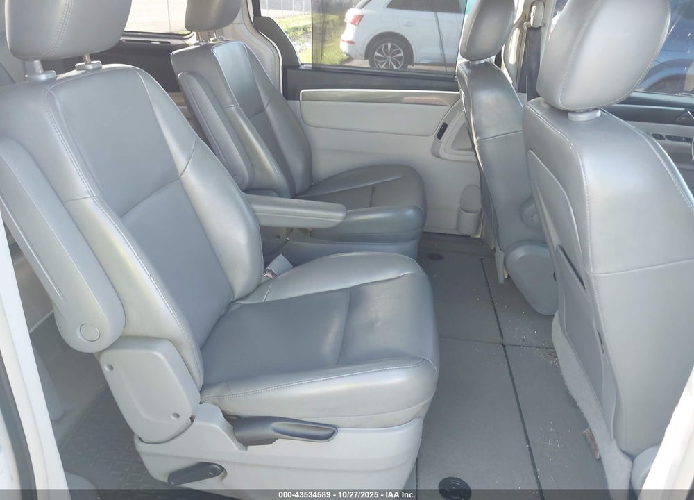 2010 VOLKSWAGEN ROUTAN SE VIN: 2V4RW3D19AR186743