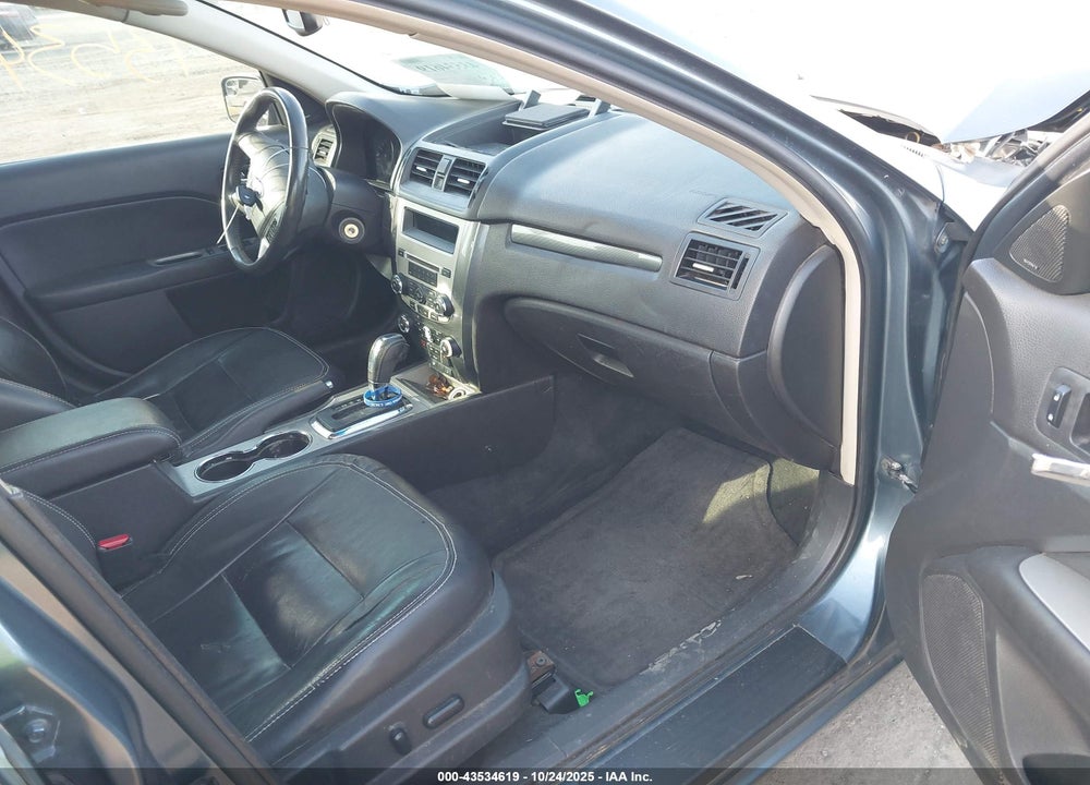 2011 FORD FUSION VIN: 3FAHP0JA3BR245972