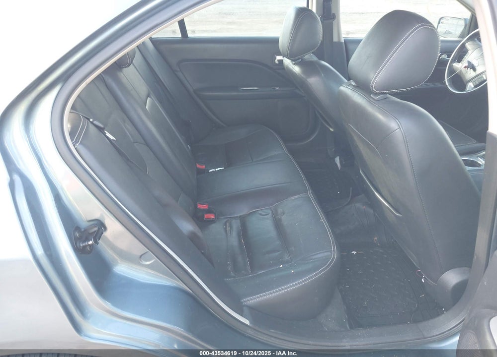 2011 FORD FUSION VIN: 3FAHP0JA3BR245972