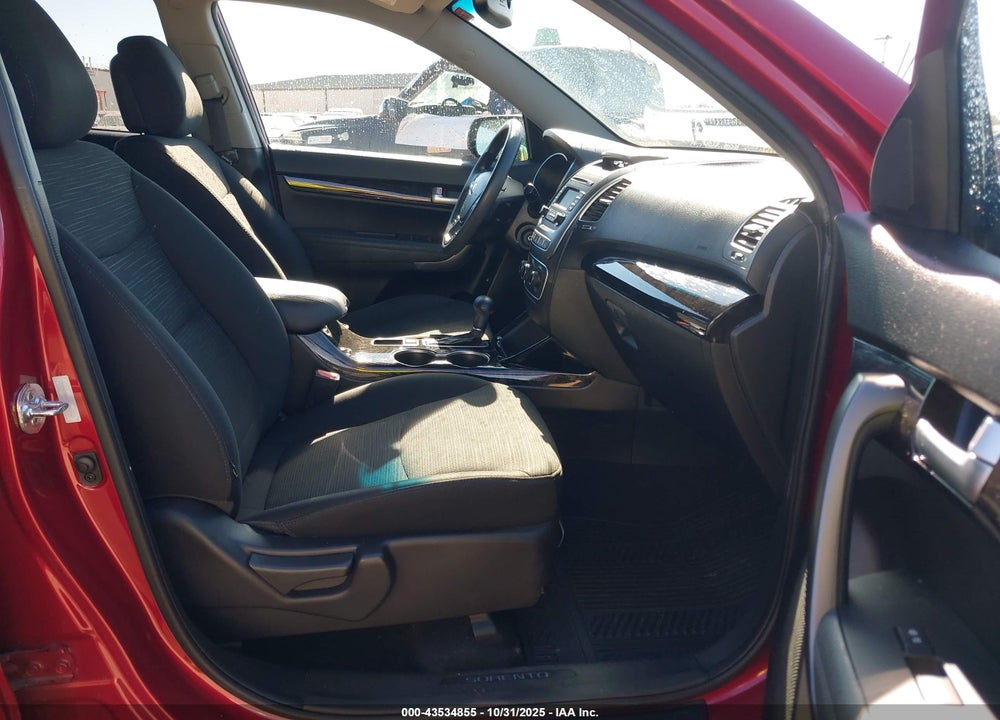2014 KIA SORENTO VIN: 5XYKT3A67EG470967