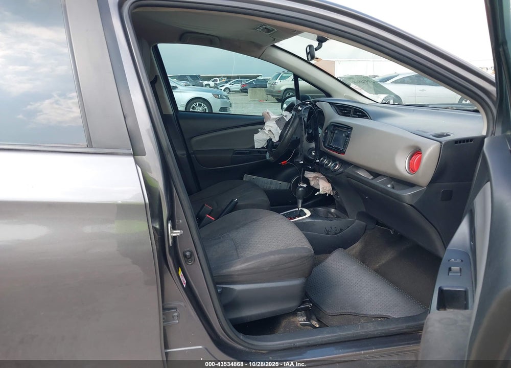 2015 TOYOTA YARIS LE VIN: VNKKTUD33FA033225