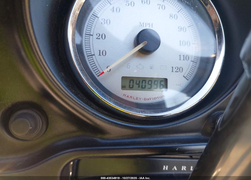 2009 HARLEY-DAVIDSON FLHX VIN: 1HD1KB4399Y649825