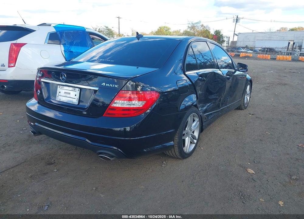 2013 MERCEDES-BENZ C 300 SPORT 4MATIC VIN: WDDGF8AB3DR293010