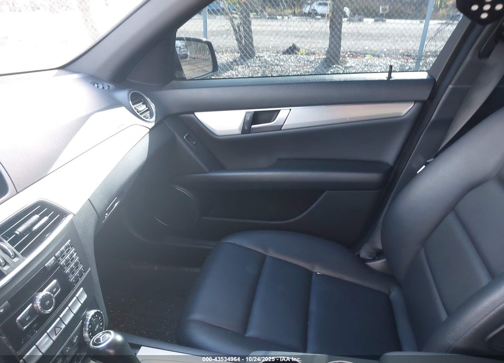 2013 MERCEDES-BENZ C 300 SPORT 4MATIC VIN: WDDGF8AB3DR293010