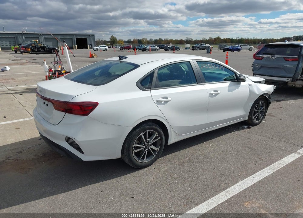 2023 KIA FORTE LXS VIN: 3KPF24AD8PE637149