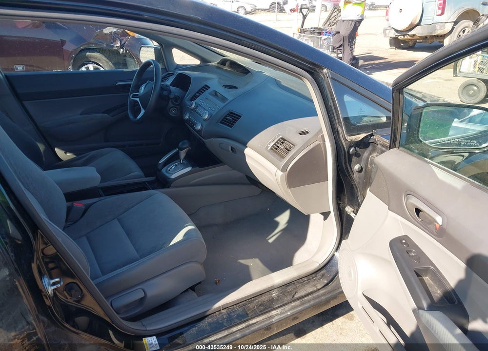 2010 HONDA CIVIC LX VIN: 19XFA1F5XAE082716