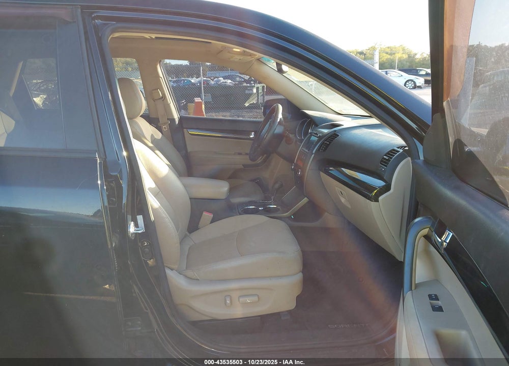 2013 KIA SORENTO VIN: 5XYKU4A22DG322398