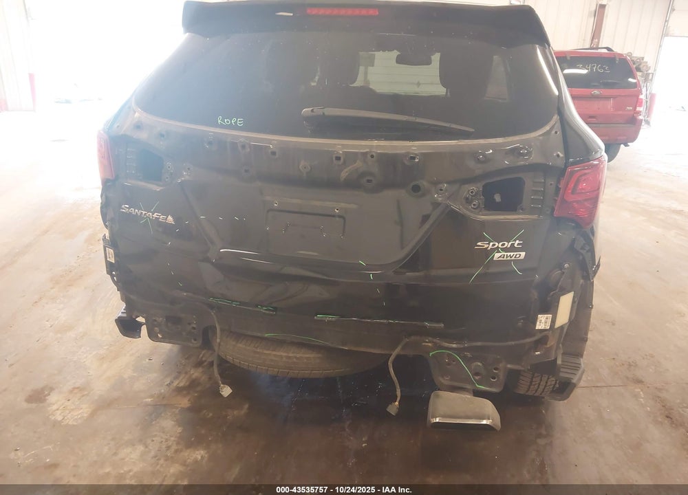 2017 HYUNDAI SANTA FE VIN: 5XYZUDLB4HG402187
