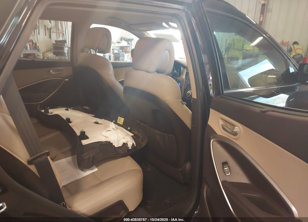 2017 HYUNDAI SANTA FE VIN: 5XYZUDLB4HG402187