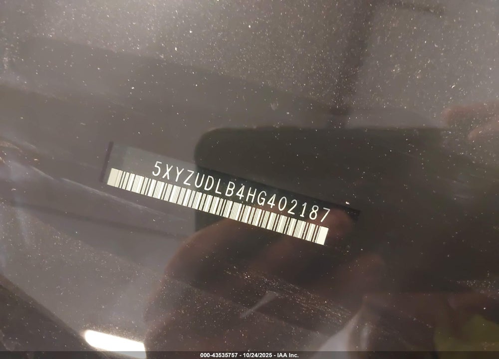 2017 HYUNDAI SANTA FE VIN: 5XYZUDLB4HG402187