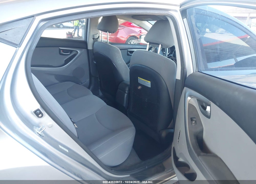 2014 HYUNDAI ELANTRA SE VIN: KMHDH4AE0EU118072