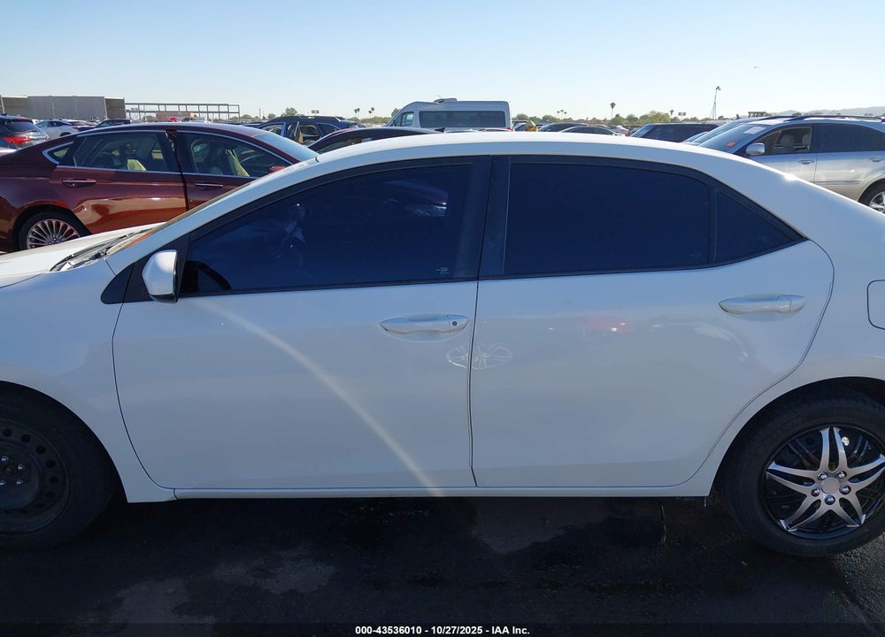 2018 TOYOTA COROLLA LE VIN: 5YFBURHE5JP759283
