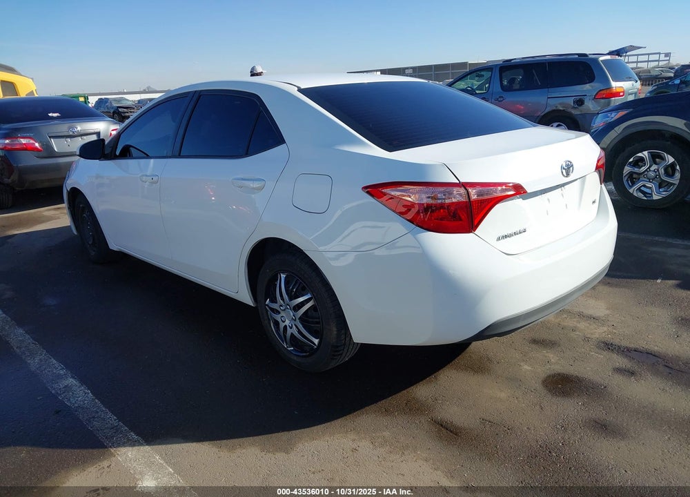 2018 TOYOTA COROLLA LE VIN: 5YFBURHE5JP759283