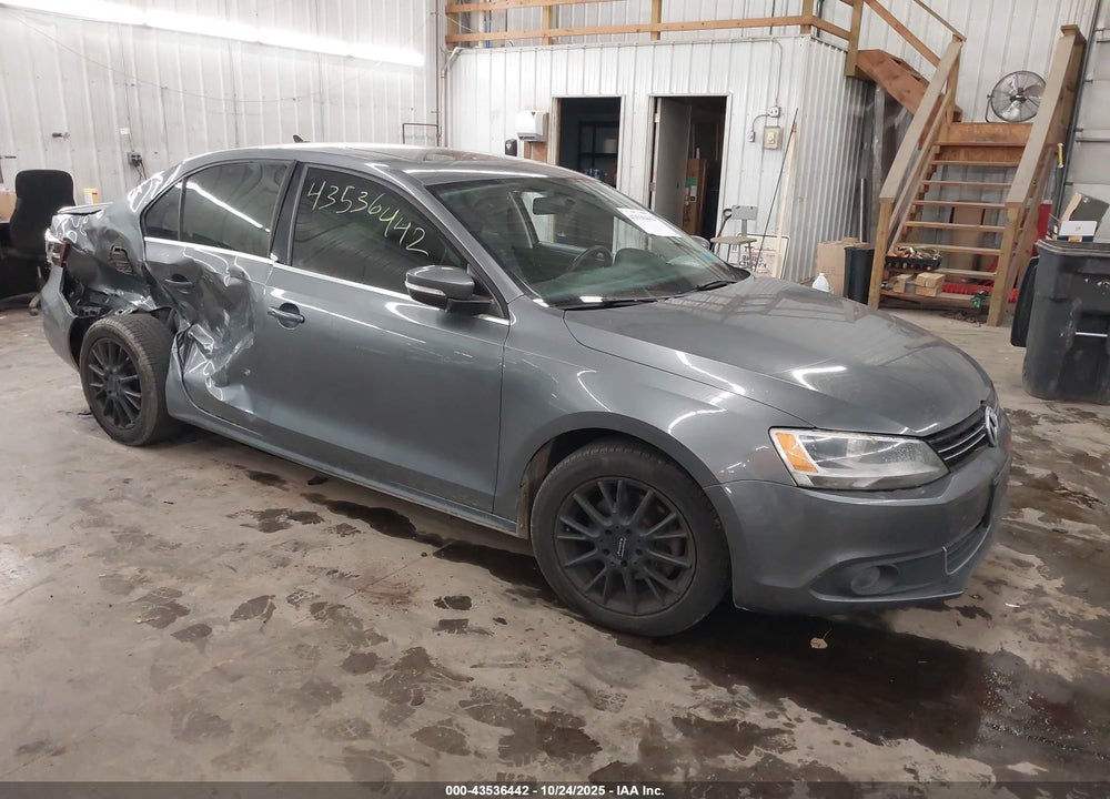 2014 VOLKSWAGEN JETTA 2.0L TDI VIN: 3VW3L7AJ4EM413772