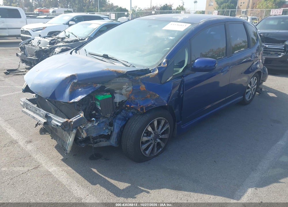 2013 HONDA FIT VIN: JHMGE8H54DC058632