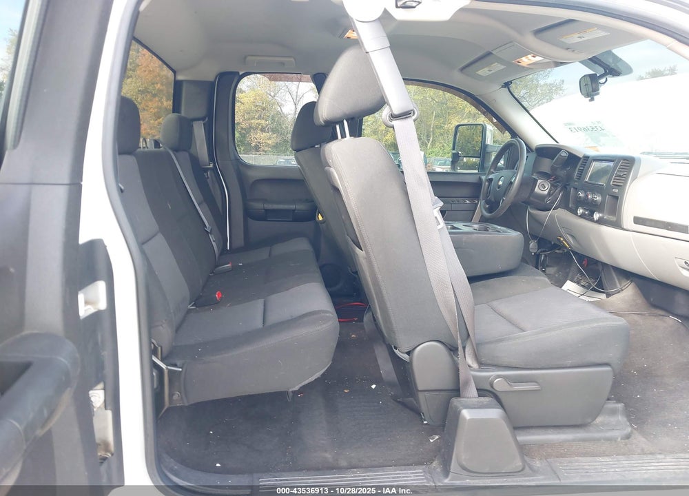 2010 CHEVROLET SILVERADO C1500  LS VIN: 1GCSCREA6AZ107587